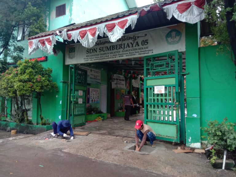 “Cegah Sumbatan, Lubang Pengendali Dibuat di Depan SDN Sumber Jaya 05”