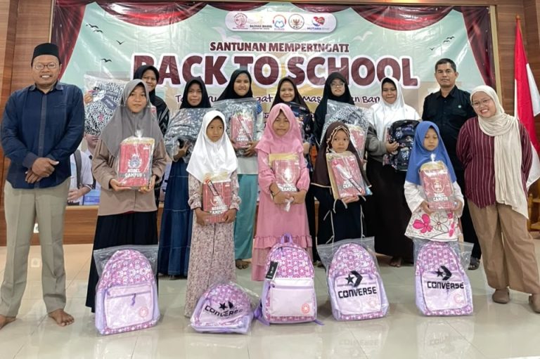 Sambut Tahun Ajaran Baru, Yayasan Mutiara Qolbu Indonesia Bagikan Perlengkapan Sekolah untuk Yatim dan Dhuafa oplus 131072