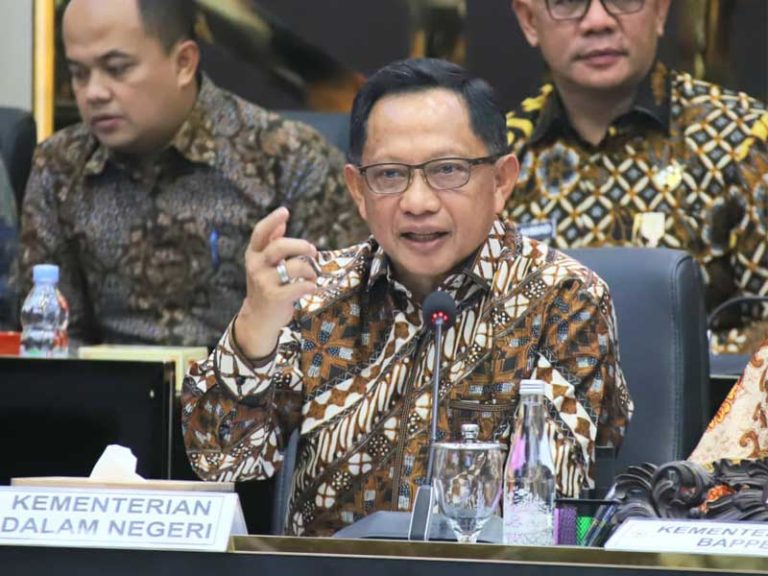 Mendagri Tegaskan Kesiapan Integrasikan Sistem Data Kemendagri ke Satu Data Indonesia – Begini Penjelasannya mendagri22