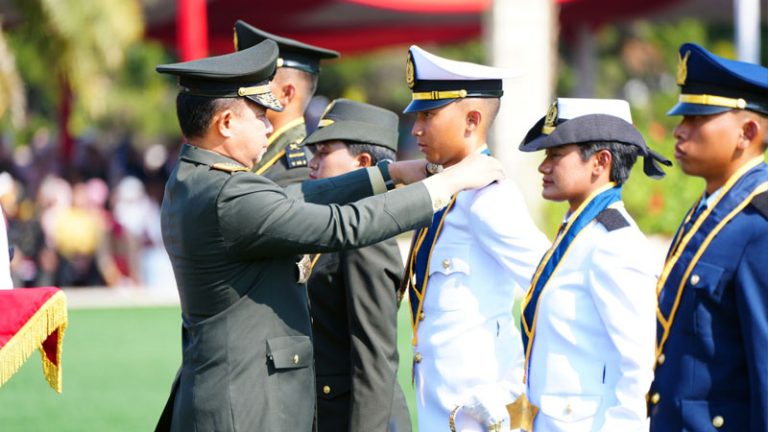 Panglima TNI Lantik 734 Perwira Prajurit Karier TNI TA 2026 – Begini Penjelasannya blast tni 33