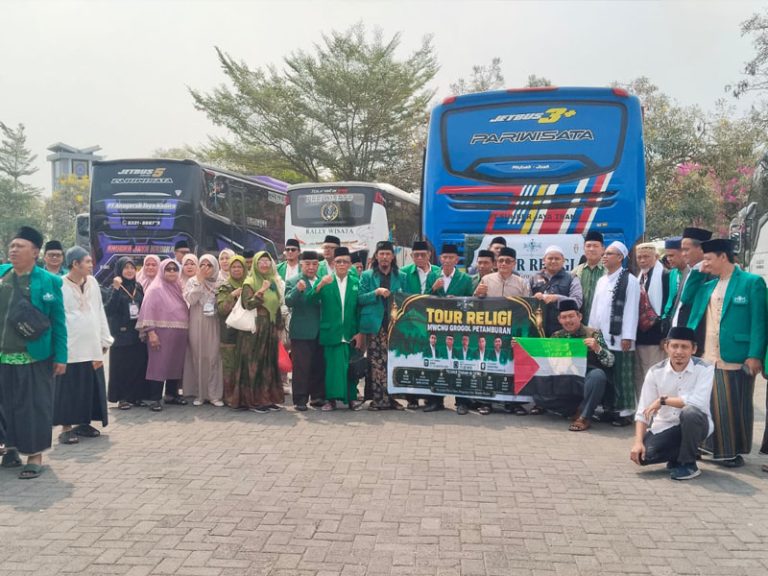 Pererat Silaturahmi, MWCNU Grogol Petamburan Gelar Tour Religi Ziarah Makam Wali ke Jawa Timur – Begini Penjelasannya mwcnu gropet