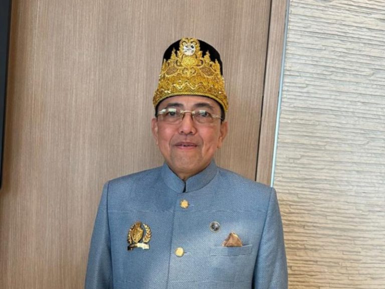 sultan paser 18