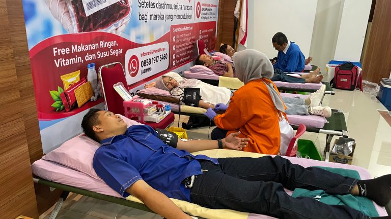 Setetes Darah, Sejuta Harapan: Yayasan Mutiara Qolbu Indonesia Gandeng PMI Jakarta Timur Gelar Donor Darah Sambut Sumpah Pemuda img 20261026 wa0016